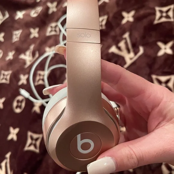 COPY - Beats solo 3 headphones